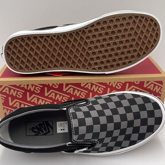 Vans WMNS Classic Slip-On
Black/Pewter Checkerboatu
VN000EYEBPJ
Sneakers - Picture 4 of 16